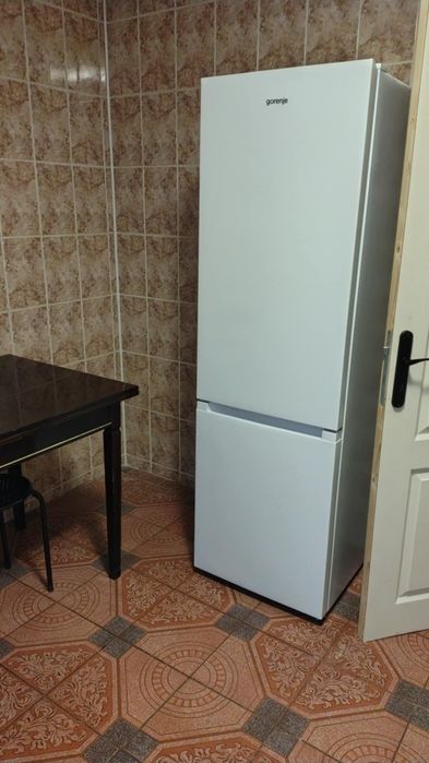 Inchiriez apartament 2 camere decomandat , zona Mobila