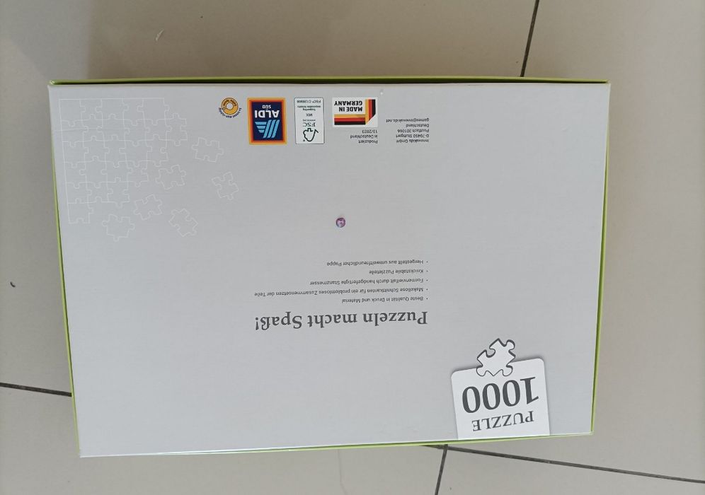 Puzzle de 1000 de piese - Iepuraș drăguț în iarbă