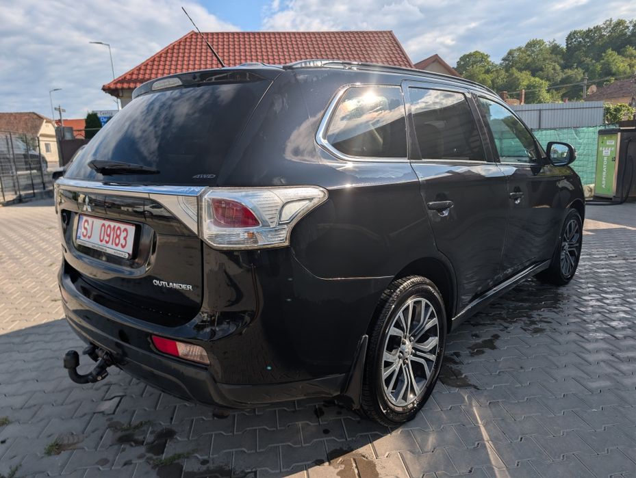 Mitsubishi Outlander 3