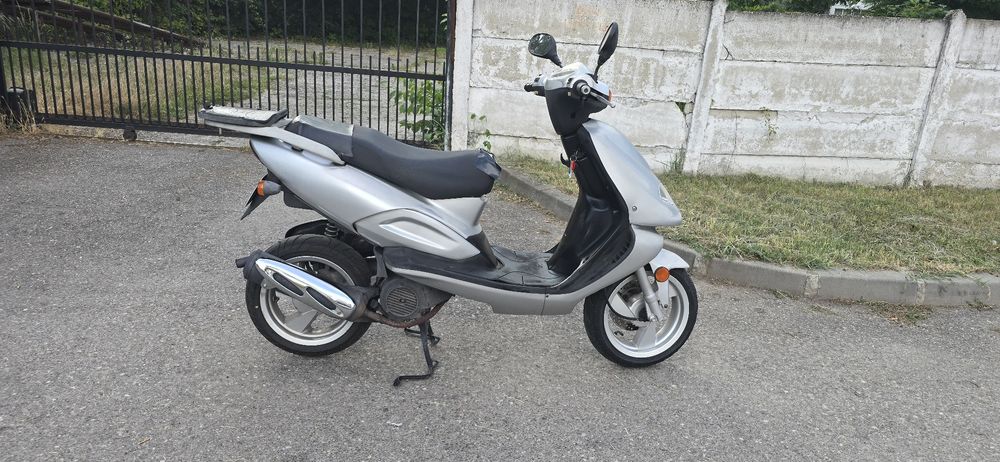 Scouter  Pegasus / 2004/ 125Cm/ pornire la buton / 3 chei si cutie/