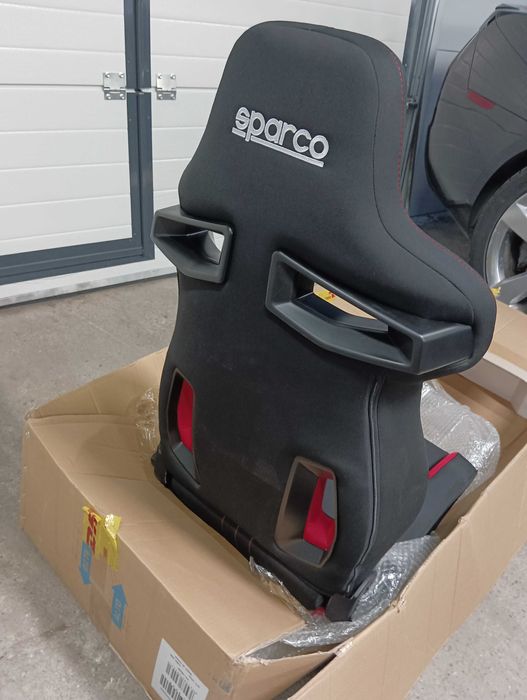 Спортни седалки SPARCO, качествени седалки от Германия,чисто нови