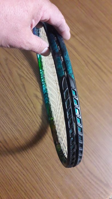 vand racheta tenis si husa WILSON stare foarte  buna .