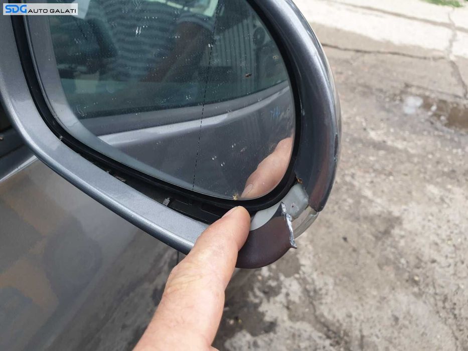 Oglinda Dreapta Electrica Fara Pliere Rabatare cu Defect Volkswagen Golf 5 Plus 2004 - 2008 Culoare LA7T [C1189]