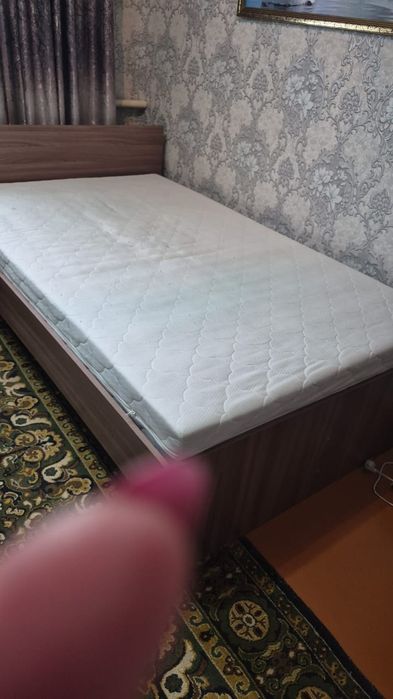 Продам кровать с матрасом