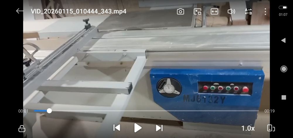 Двухпильный форматно раскроечный станок почти новый стоит своих денег.