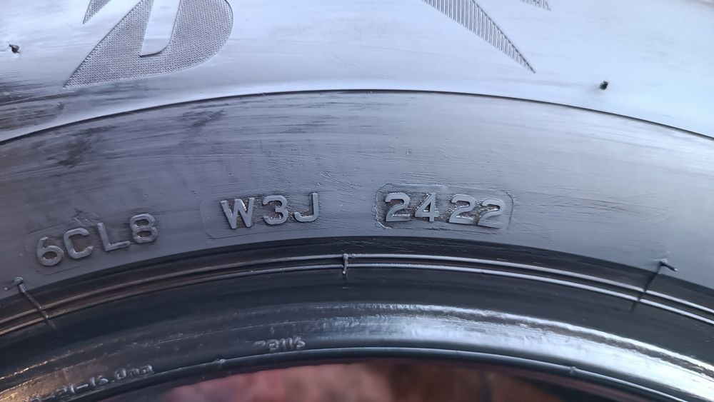 235/65/17 Bridgestone Дот 2422