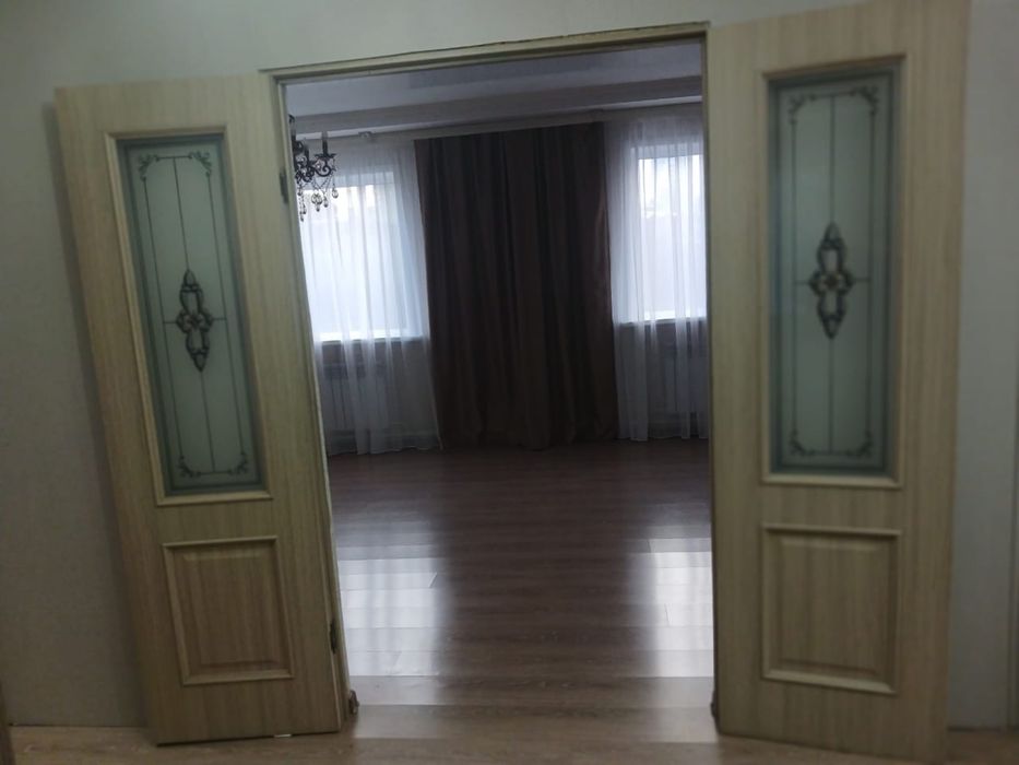 Продам 5 дверей, цены разные
