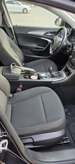 Opel Insignia 2015 2.0 Manuală 145.000 km • Fără daune • Istoric verificat