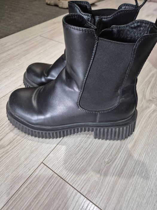 Ботинки детские кожаные 35р