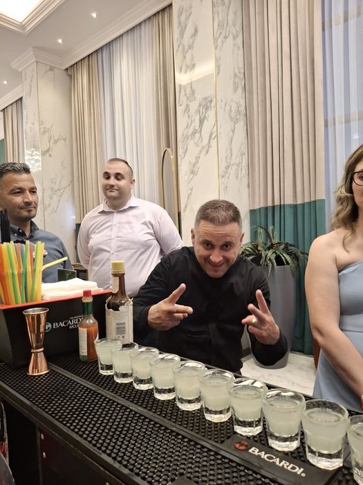 Cocktail bar mobil nunți / Tort de shoturi/Gun /pistol Co2/ Fum greu