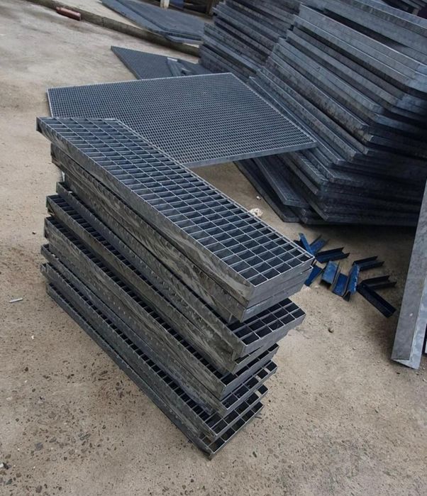 trepte zincate galvanizate