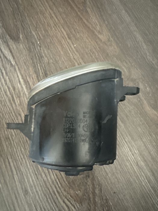 Продам противотуманную фару