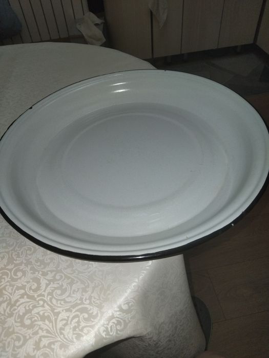 Продаю недорого  блюдо