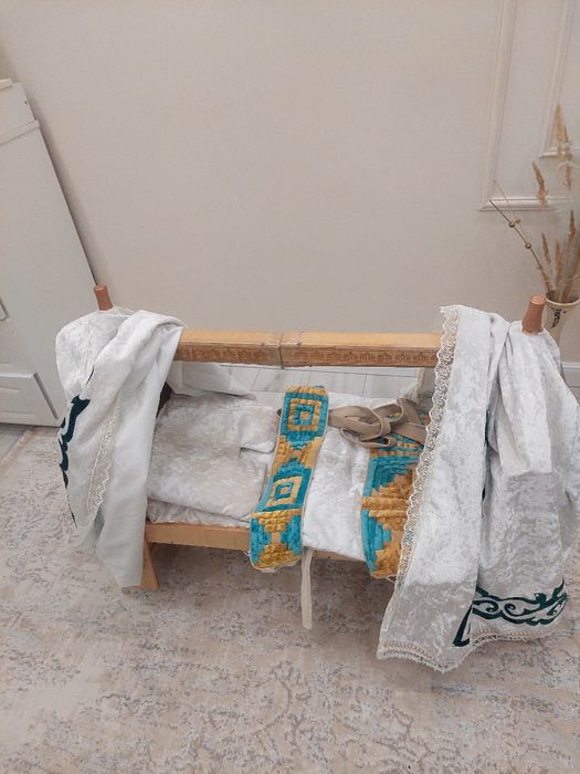 Бесик на прокат с принадлежностями