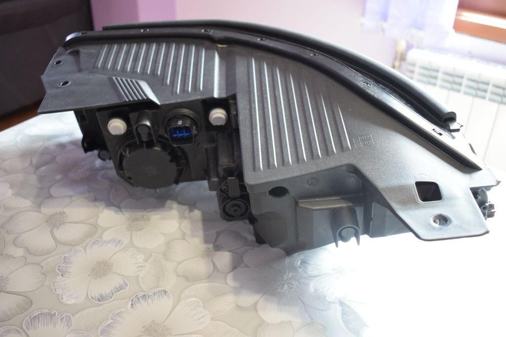 Десен фар Hyundai Ioniq 5 Перфектен!