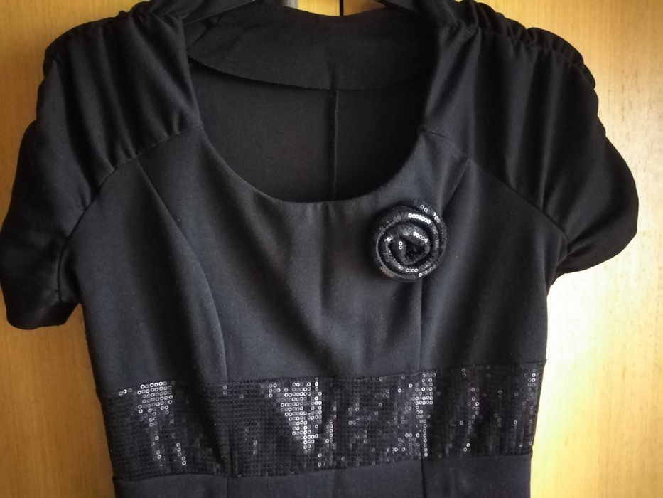 Малки черни парти рокли размер M