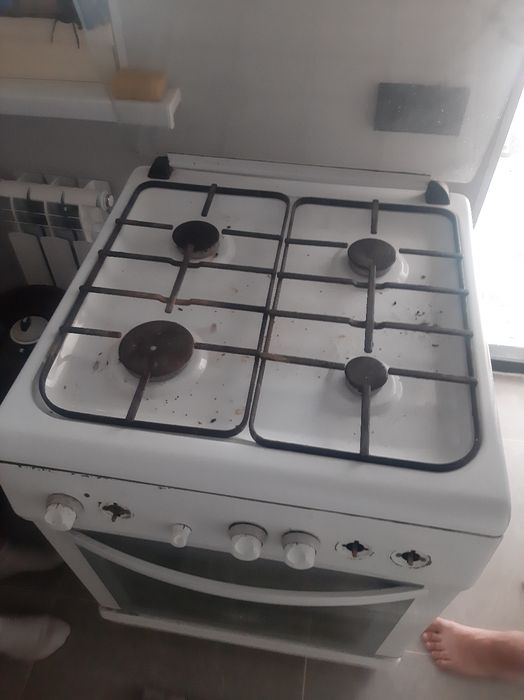 Продаю газовую плиту