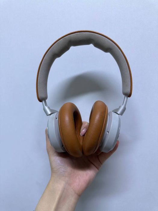 Наушники Bang & Olufsen Beoplay HX