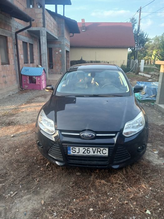Ford Focus 20101.6 TDCi, 260.000 km, întreținut, scaune încălzite, jante aliaj, cauciucuri M+S, cârlig, preț3000€ negociabil.”