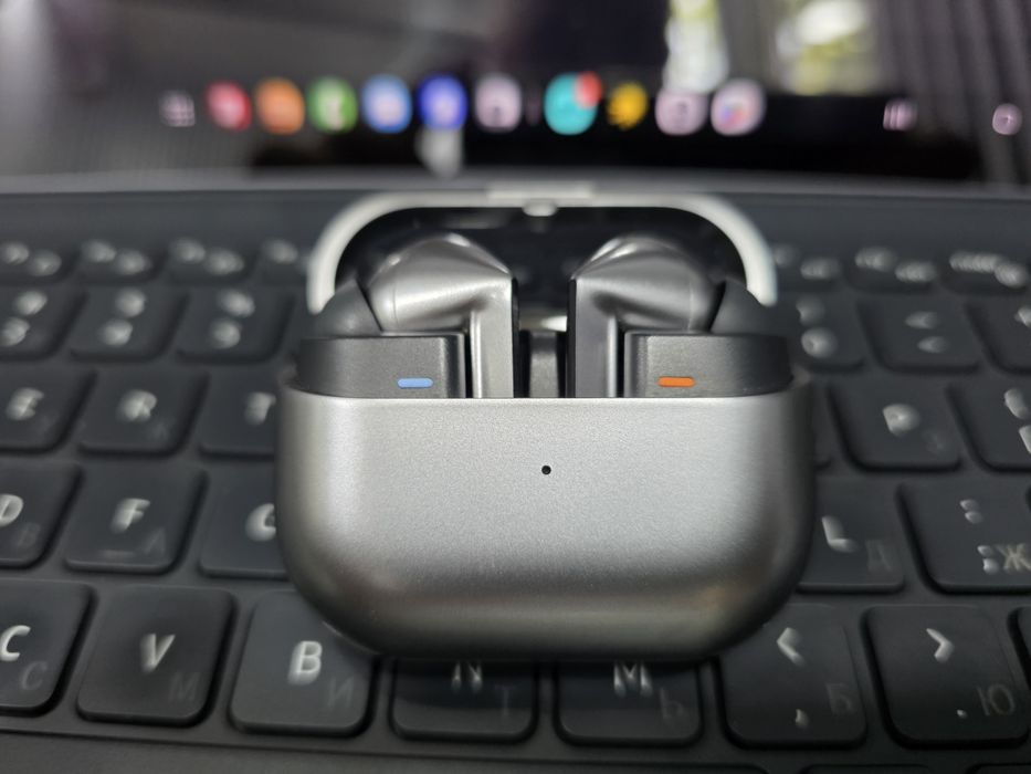 Новые оригинальные Samsung Galaxy Buds3 Pro Silver Shadow (идеал)