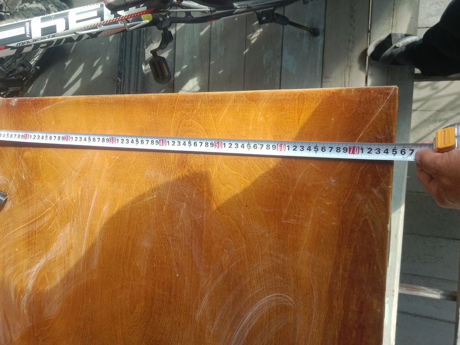 Стол кухонный, массивный