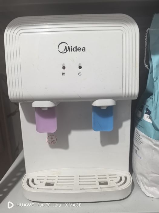 Куллер для воды Media