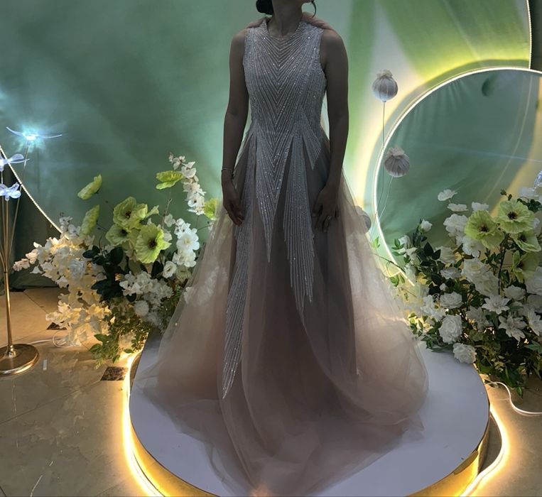 Шикарное новое платье