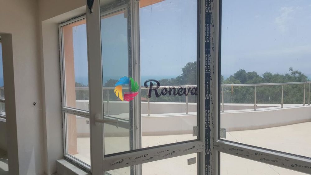 Продава се Тристаен апартамент в Варна, Галата - 352 кв.м за 284 €/кв.м - Снимка #1