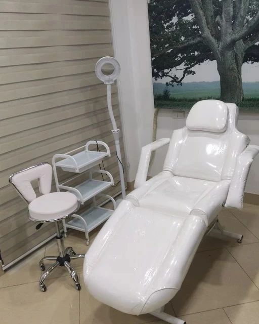 Kushetka etajerka stul