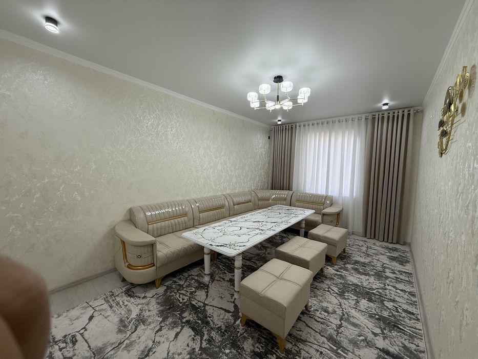 5 Mikrayon Shayx Bozorcha Oldida 2 xonalik 3 etaj Uy Sotiladi Srochni