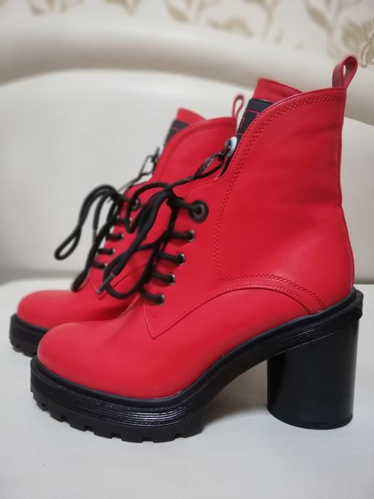 Ботинки женские новые