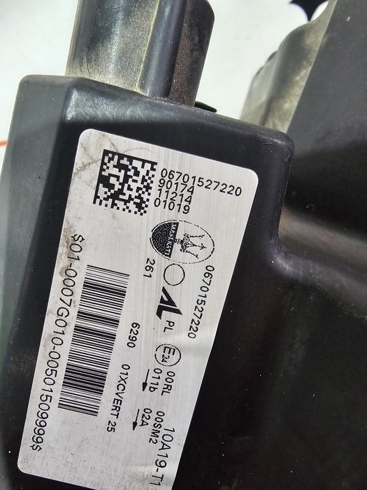 Far stanga led Maserati Levante Facelift 2020 cod  0670152722