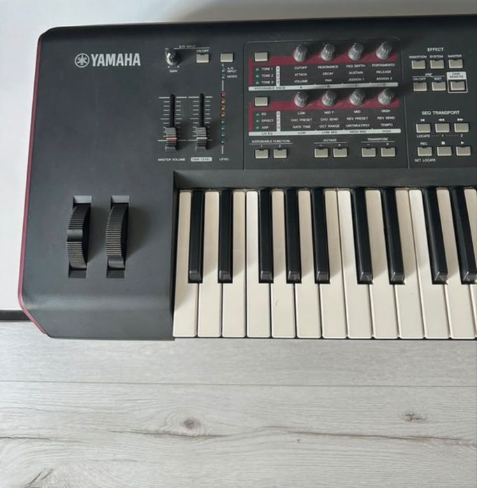 Sintetizator Yamaha MOXF6+pedala noua M-Audio SP-2,inclus in pret husa profesionala/impermeabila .
