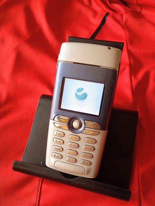 Sony Ericsson t310  (decodat, baterie Nouă)