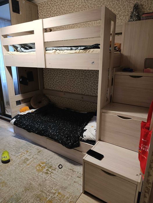 Двухъярусная кровать