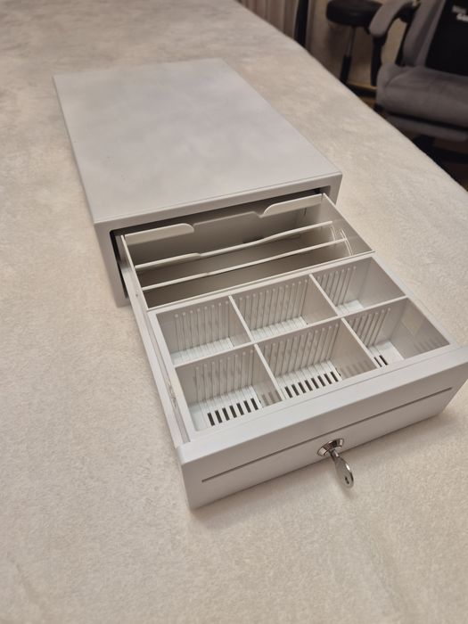 Продам сейф кассу