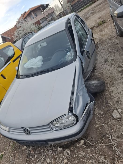 Фолксваген Голф 4 на части