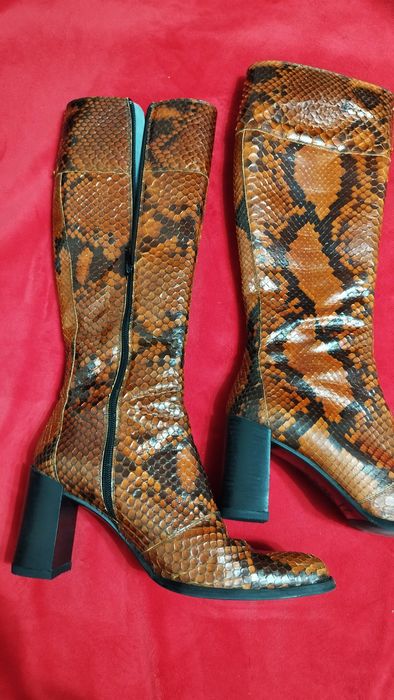 Продам сапоги из питона(винтаж)