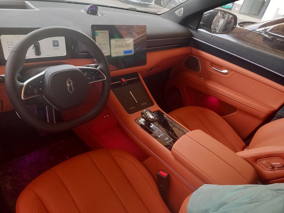 Aito m7 2025 yil  1300 km restayling