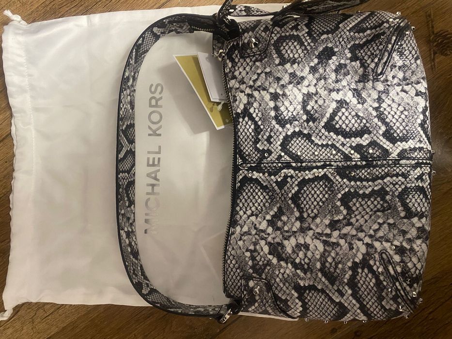 Vand geamta Michael Kors