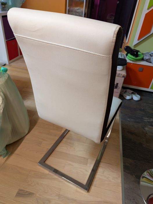 Кухненски трапезни столове 6 бр бяла еко кожа хромирани крака