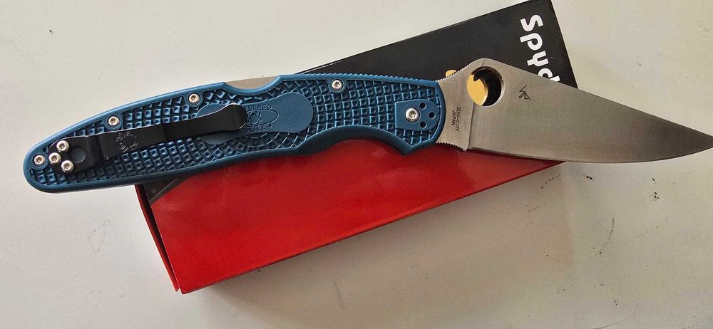 Spyderco Police 4 Blue FRN K 390
