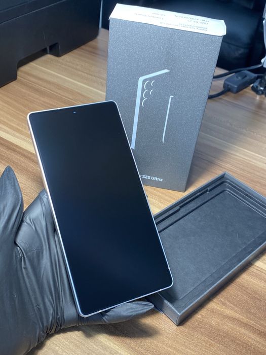 Samsung Galaxy s25 ultra • 256 GB • Titanium Silverblue