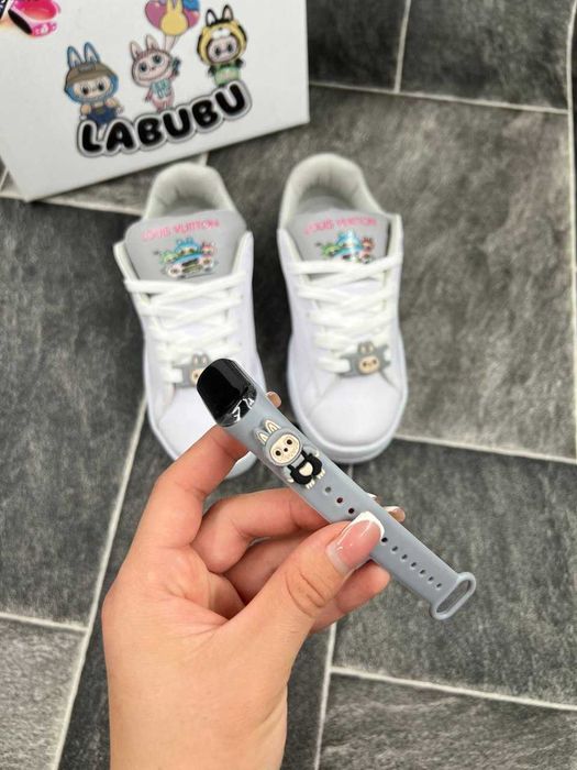 Детски обувки с подарък часовник