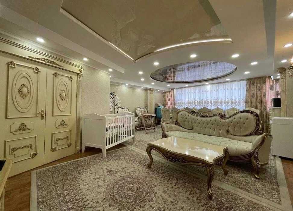 Срочно продается 3\4\9 96м2 ДАРХАН ул Кари Ниязи с ремонтом !!