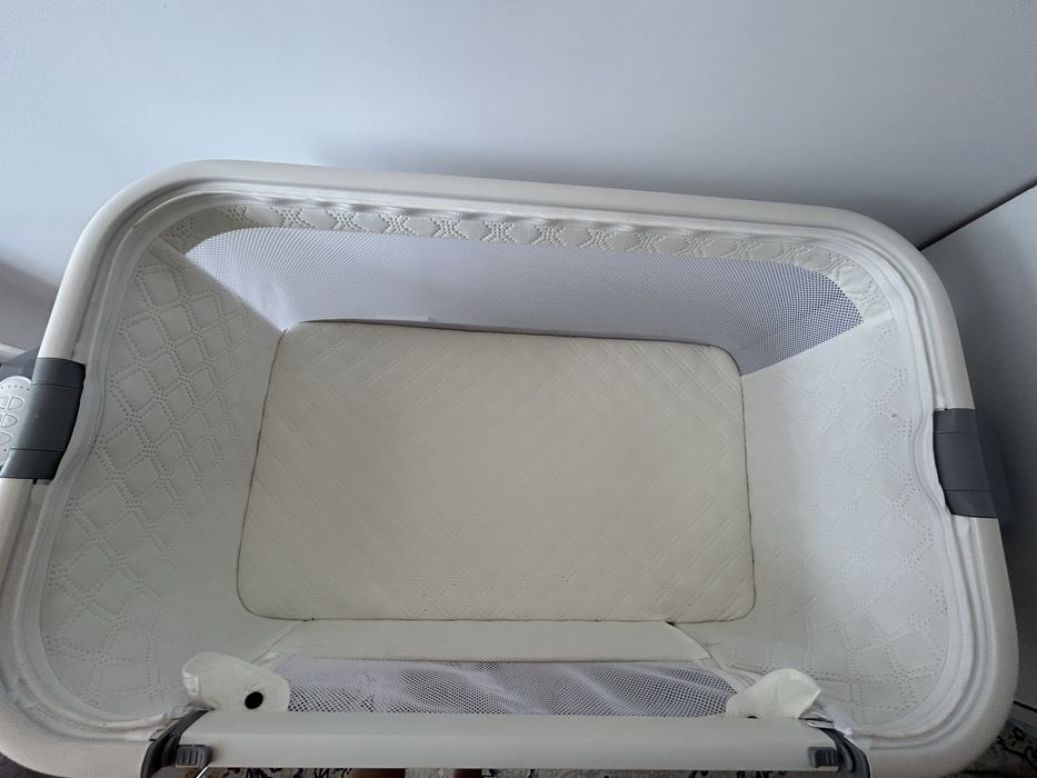 Кровать детское и Шезлонг электронный