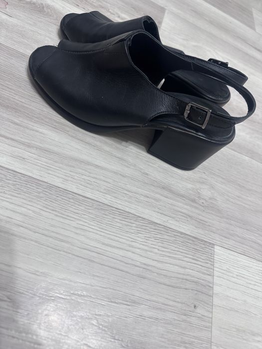 Продам босоножки