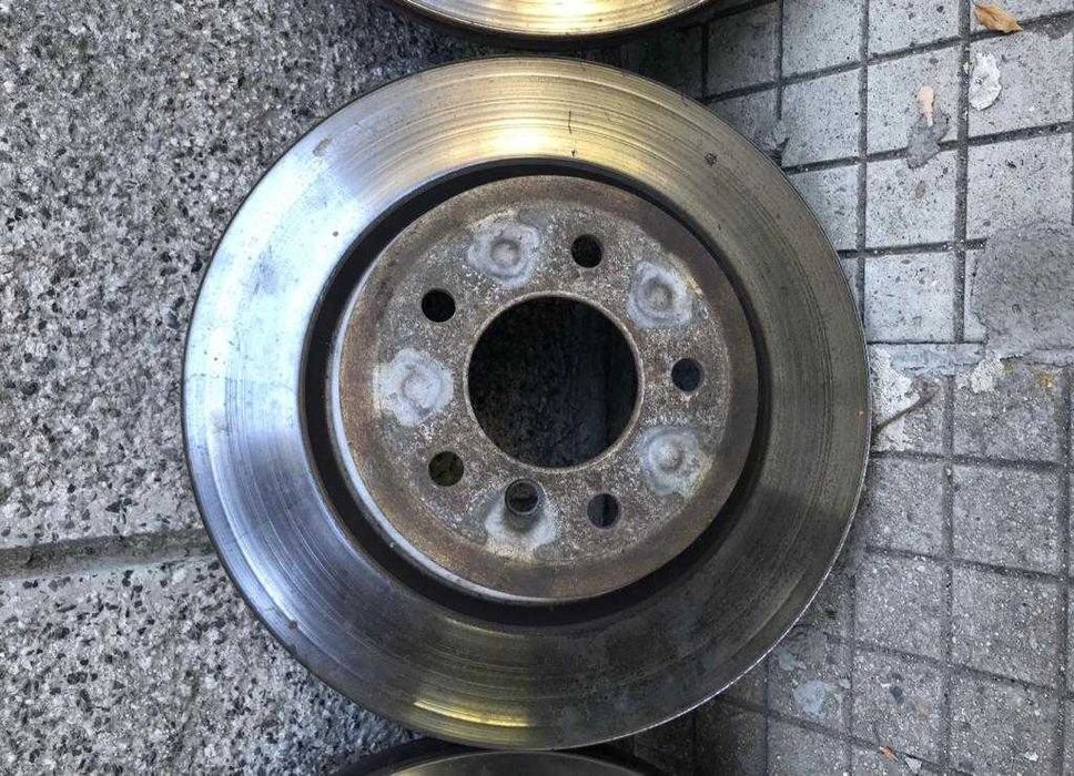 Дискове, задна броня и прагове за BMW E9х