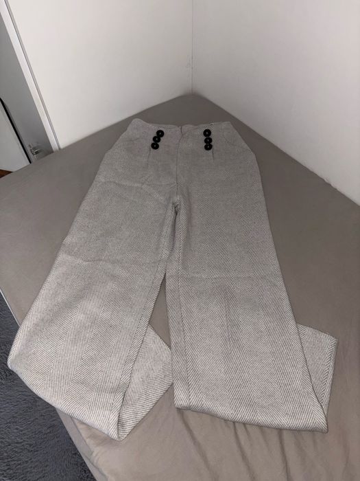 Дамски панталон със съдържание на вълна.