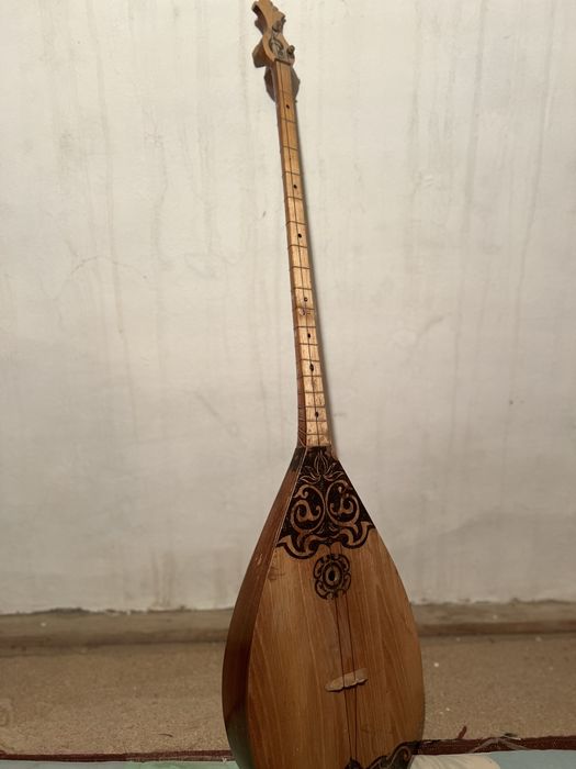 Домбыра сатылда